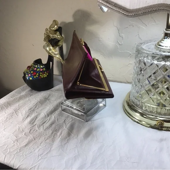 🔴Authentic CARTIER Trifold wallet, made in Paris.
